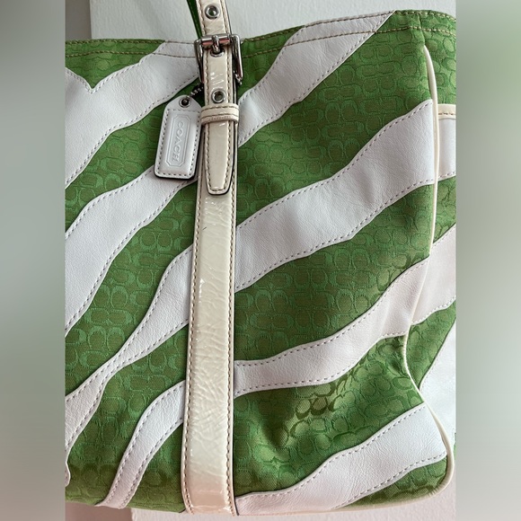 Good condition Coach green zebra print tote - Picture 9 of 12